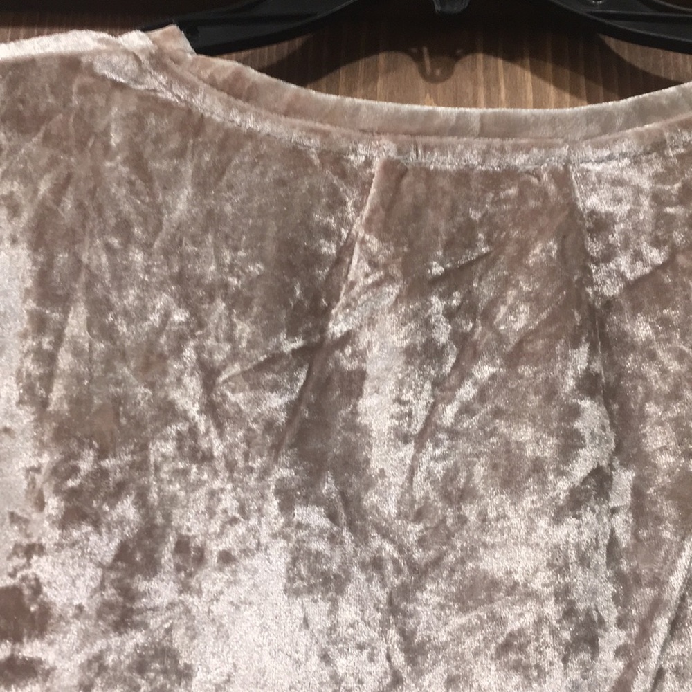 POL Velour top - Picture 3 of 3